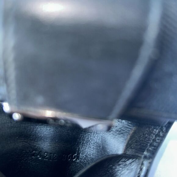 Authentic Vintage Gucci Black/Silver Keyholder - Picture 15 of 17